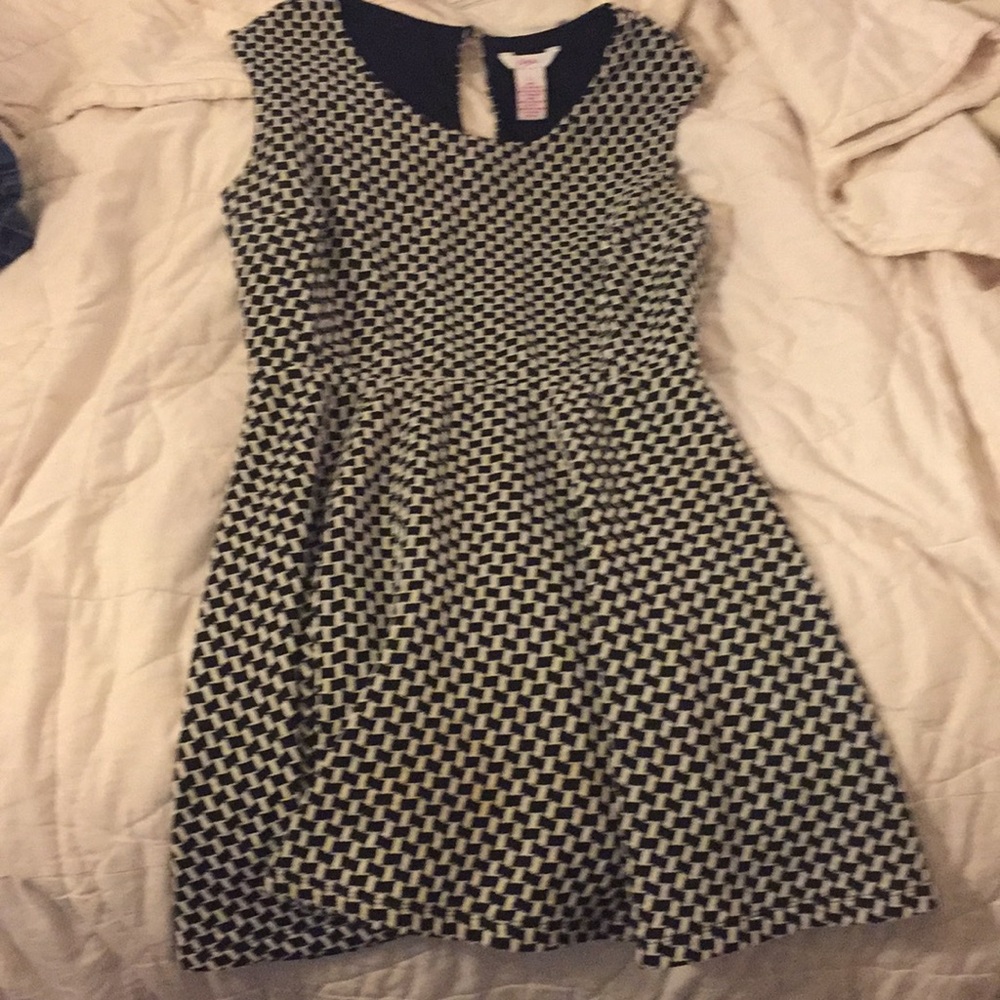Beautiful Black and White Dress